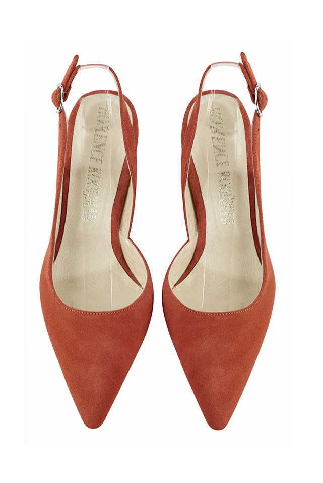 , coloris orange corail. Bout pointu. Mi-haut à haut. Talon évasé. Cérémonie, soirée, cocktail, évènementiel. Personnalisation : Choix des cuirs, 
                des couleurs et des talons. Petites et grandes pointures. - Florence KOOIJMAN